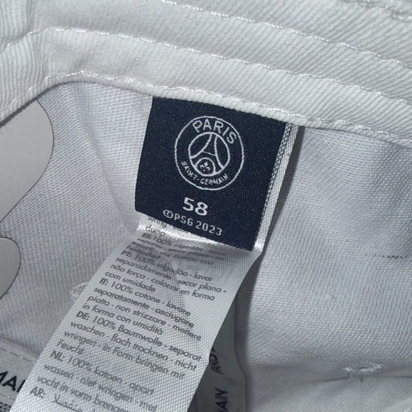 Weeplay White Cap - Picture 8 of 9